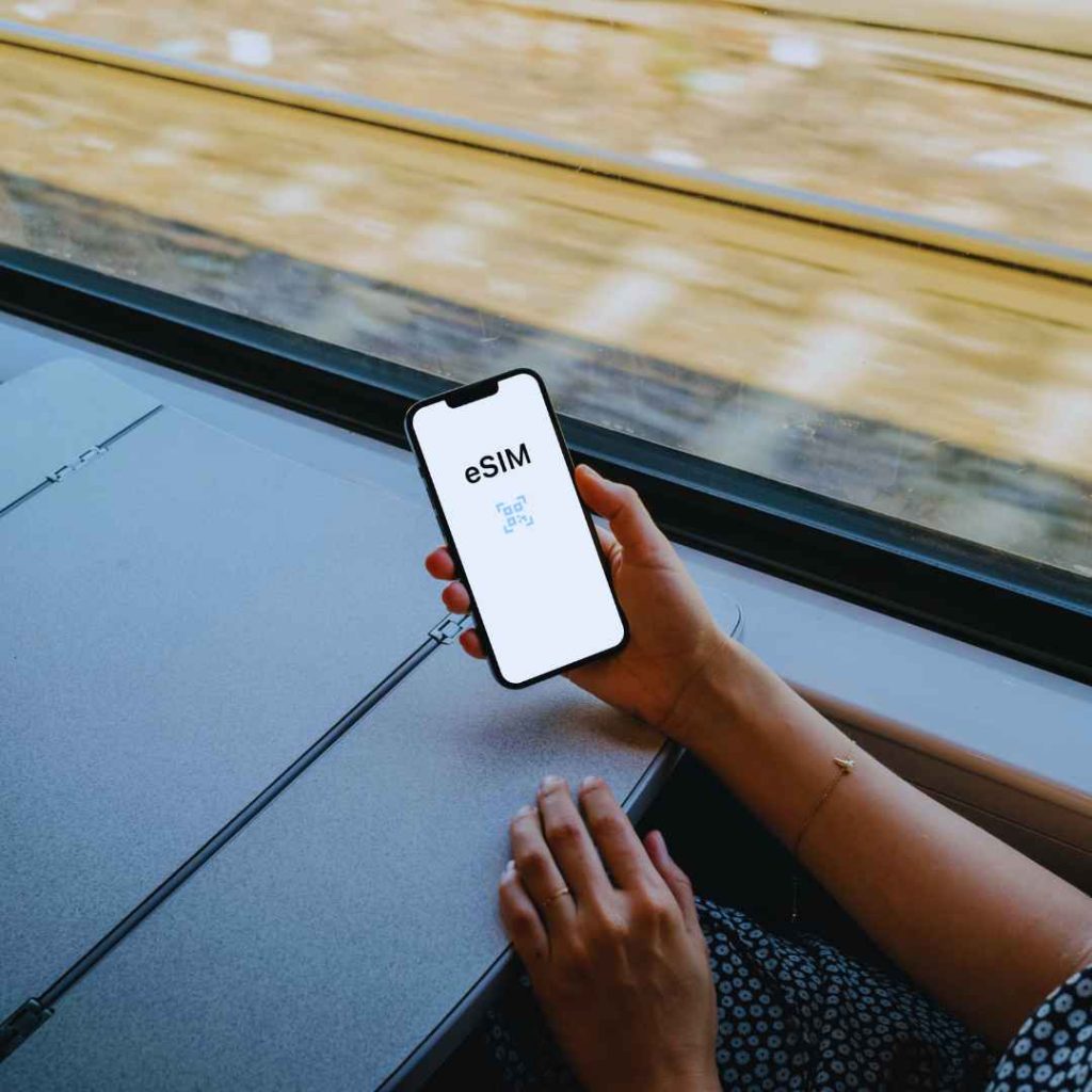 איך לבחור ספק תקשורת שתומך ב-Esim