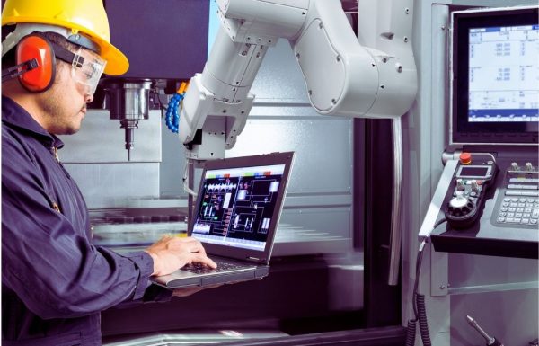 טכנולוגיית CNC בתעשייה המודרנית: מייצור רכיבי מתכת ועד פתרונות לתעשיית התקשורת והסלולר